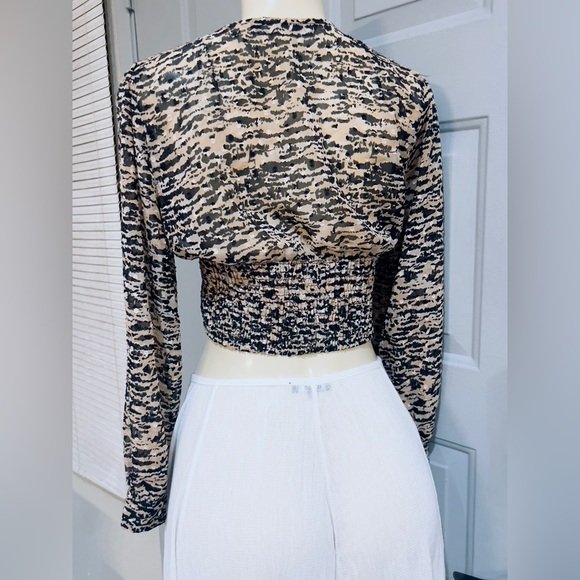 Zara brand size XS Stylish Black and Tan Crop Top - Picture 4 of 8